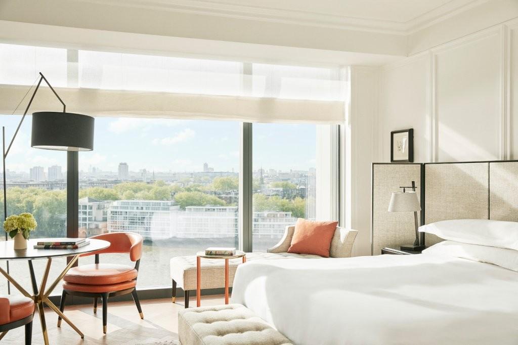 1 King Bed