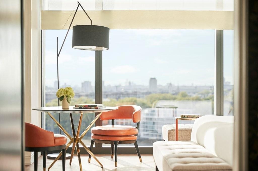 1 King Bed River View