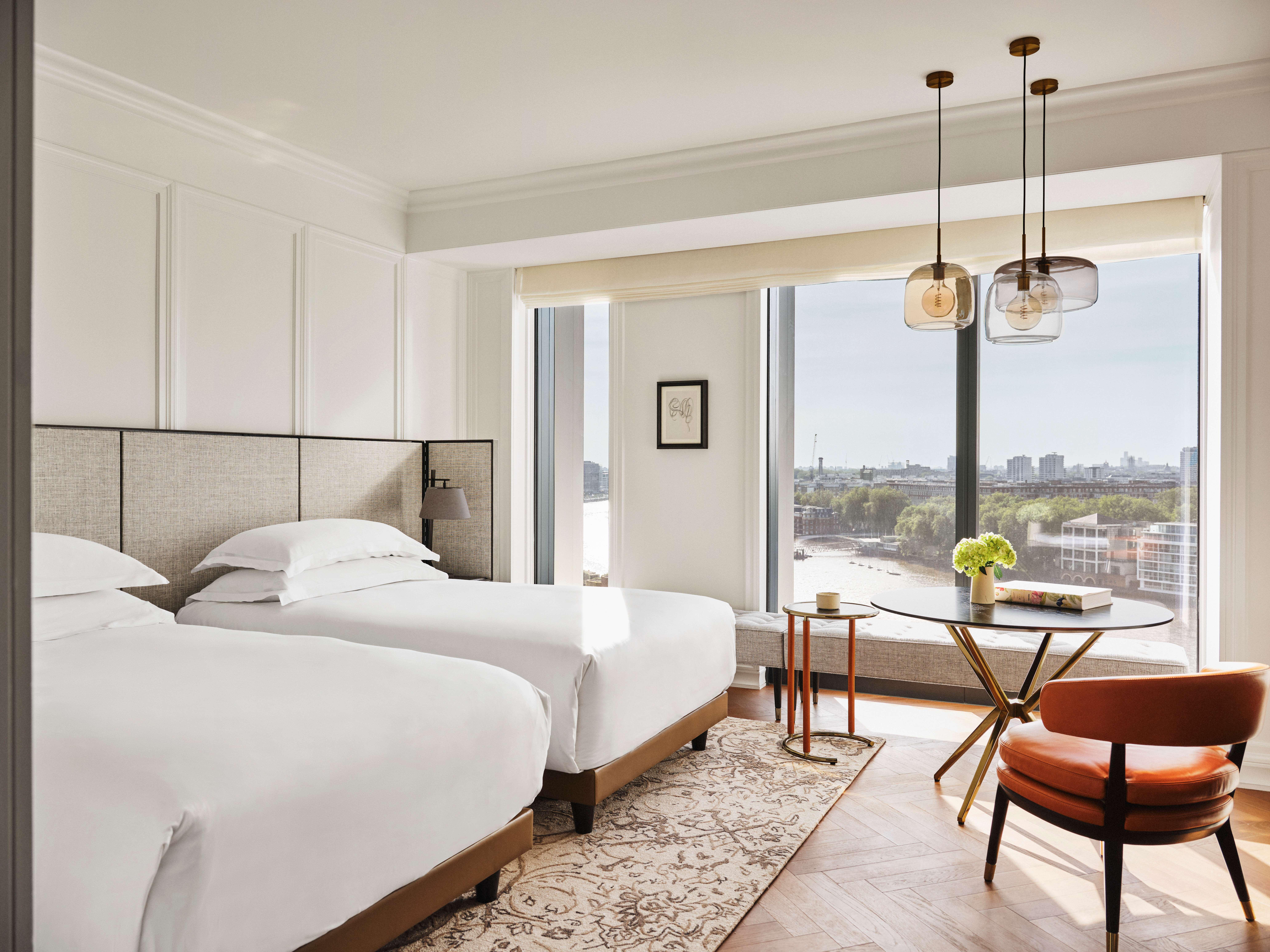 2 Twin Beds River View
