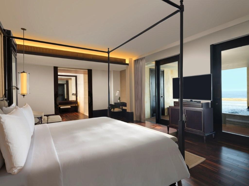 Ocean Front Prestige Suite
