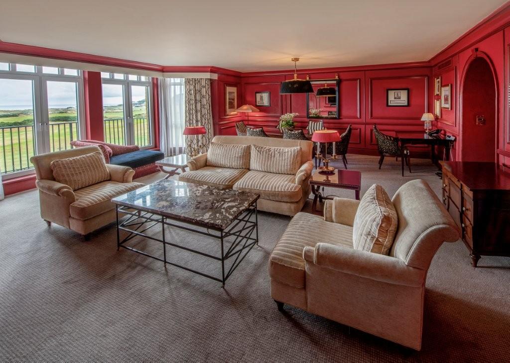 Deluxe King Suite