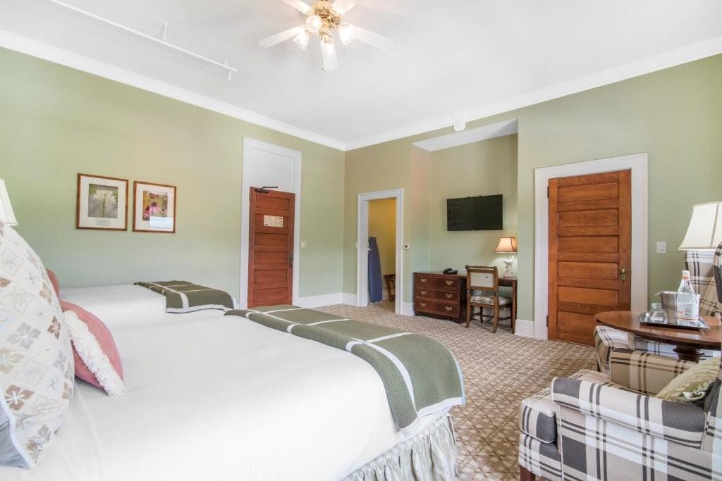 Deluxe Room 2 Queen Beds