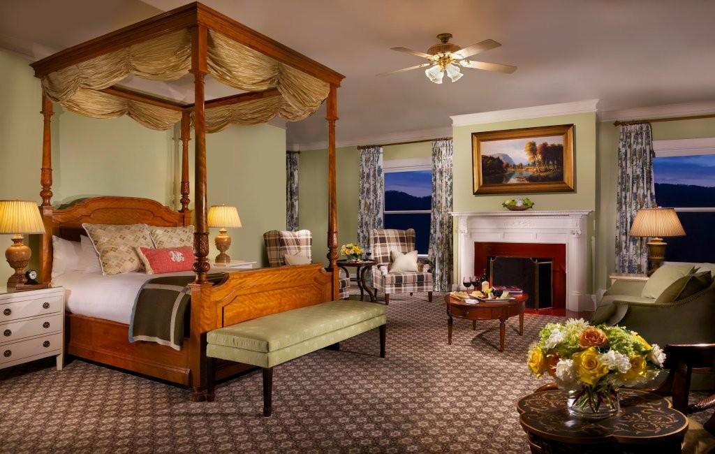 Premier Room 1 Queen Bed