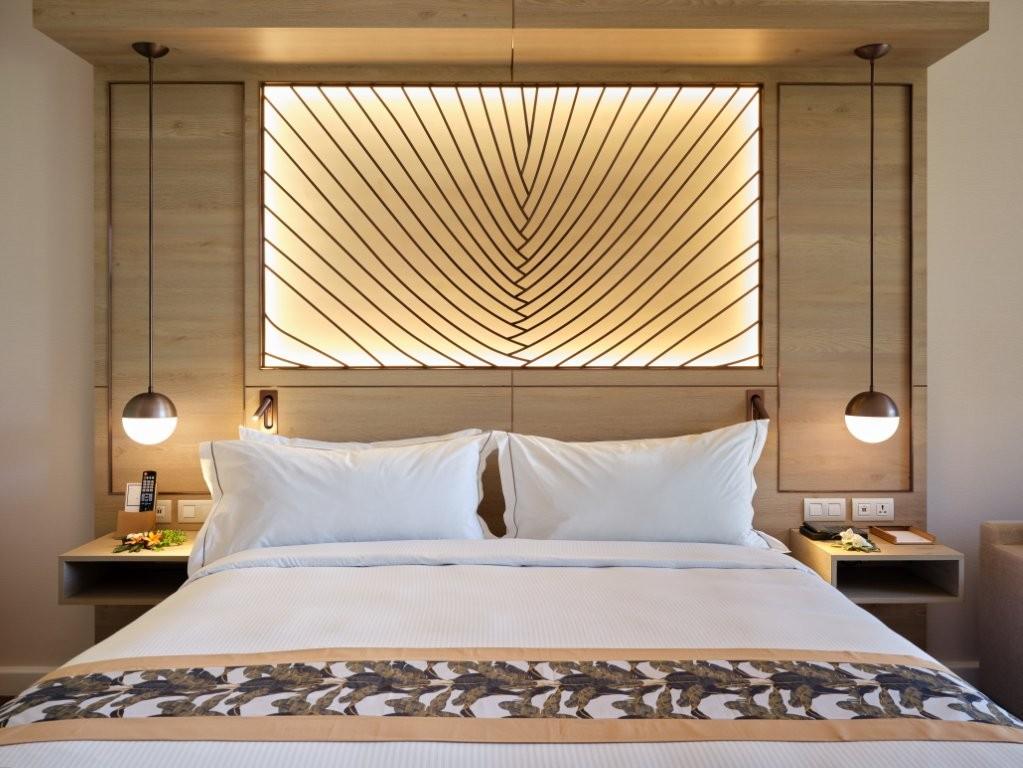 1 King Bed - Ocean View Room