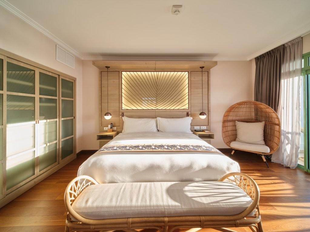 King Bed - Ocean View Suite