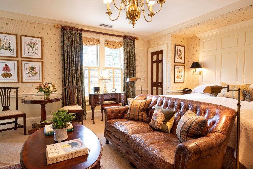 Parsonage Junior Suite (350sq.ft.)