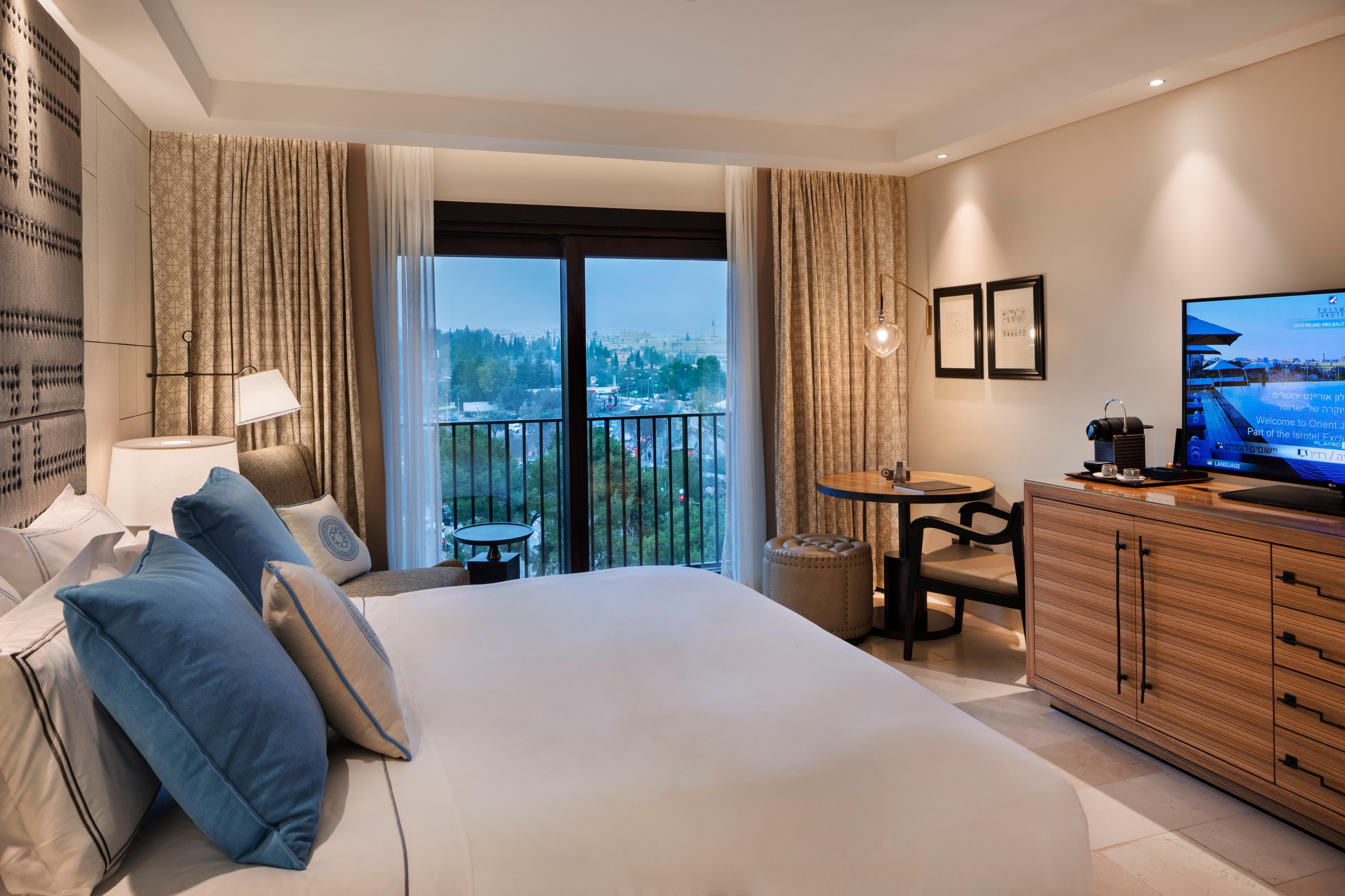 Orient Room with Old City View