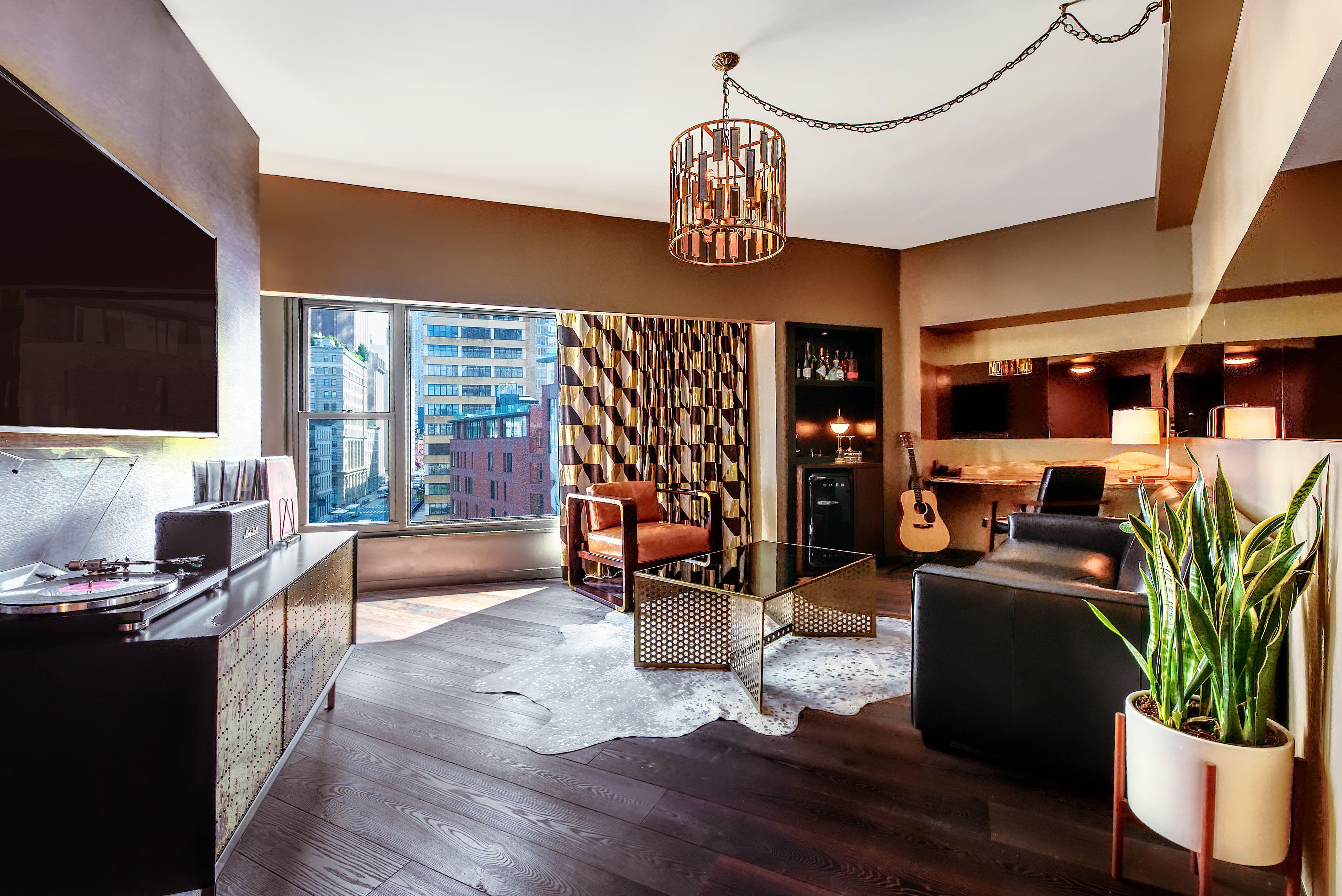 Deluxe One Bedroom Suite