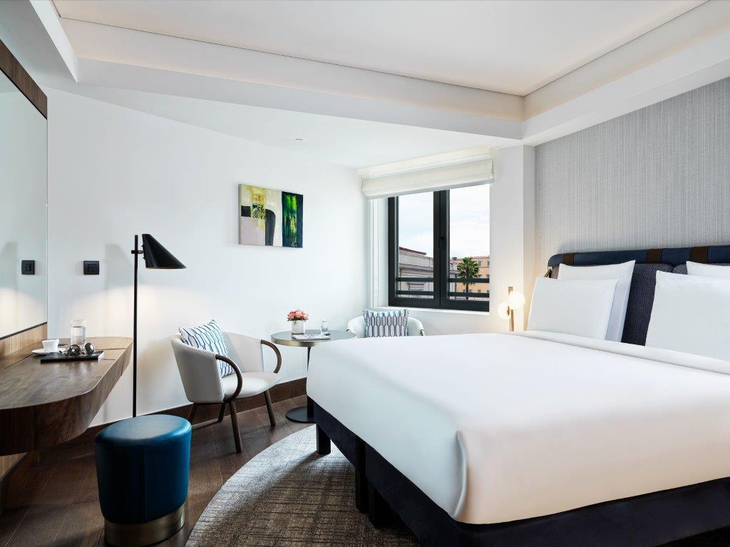 Superior Room with 1 King Size Bed or Twin Beds