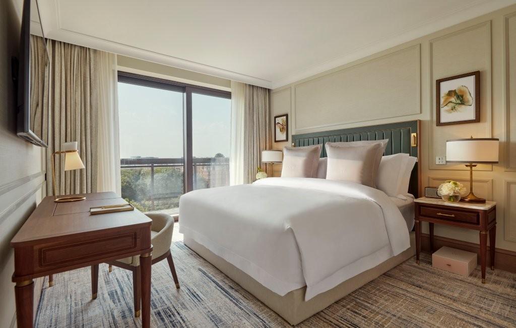 Deluxe Balcony Garden Suite