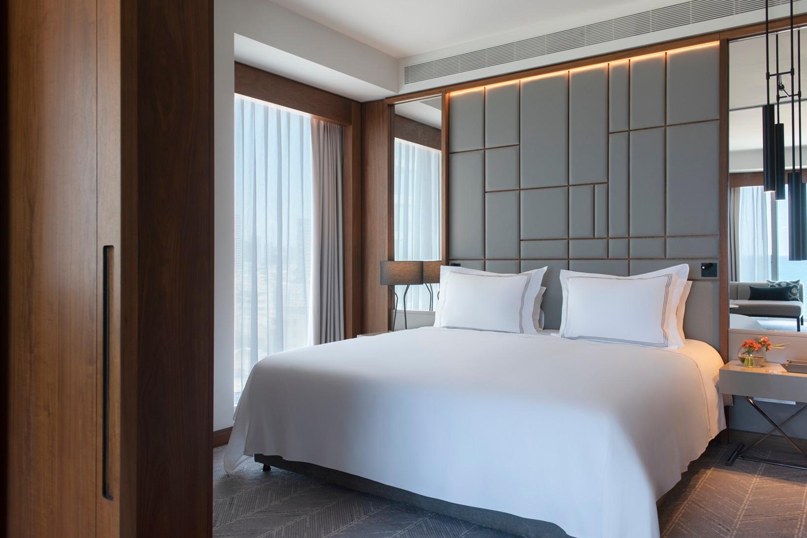 Executive Horizon Lounge Suite