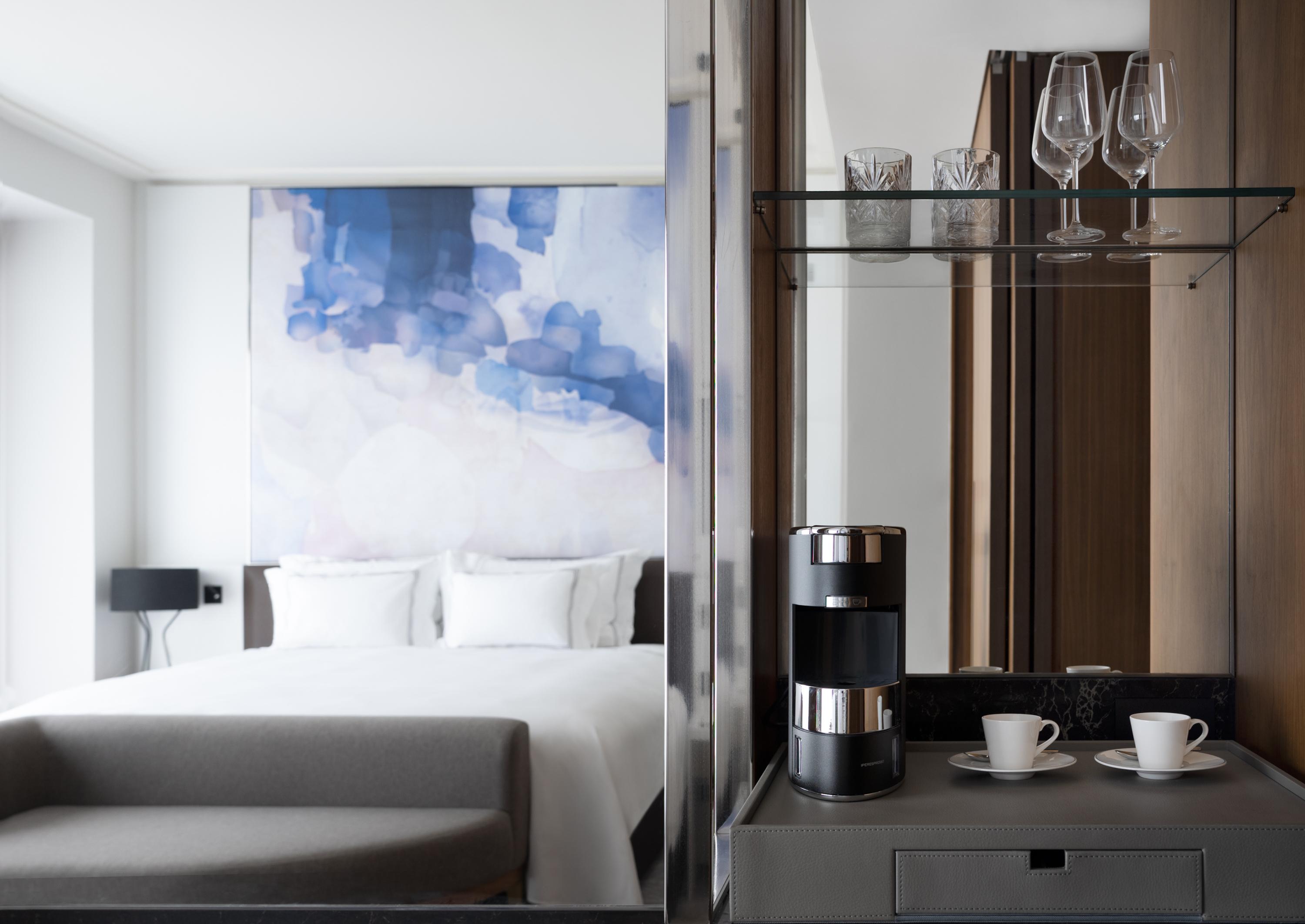 Deluxe Horizon Lounge Room