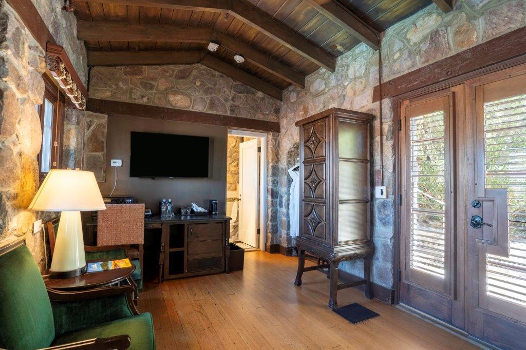 Pool Bungalow