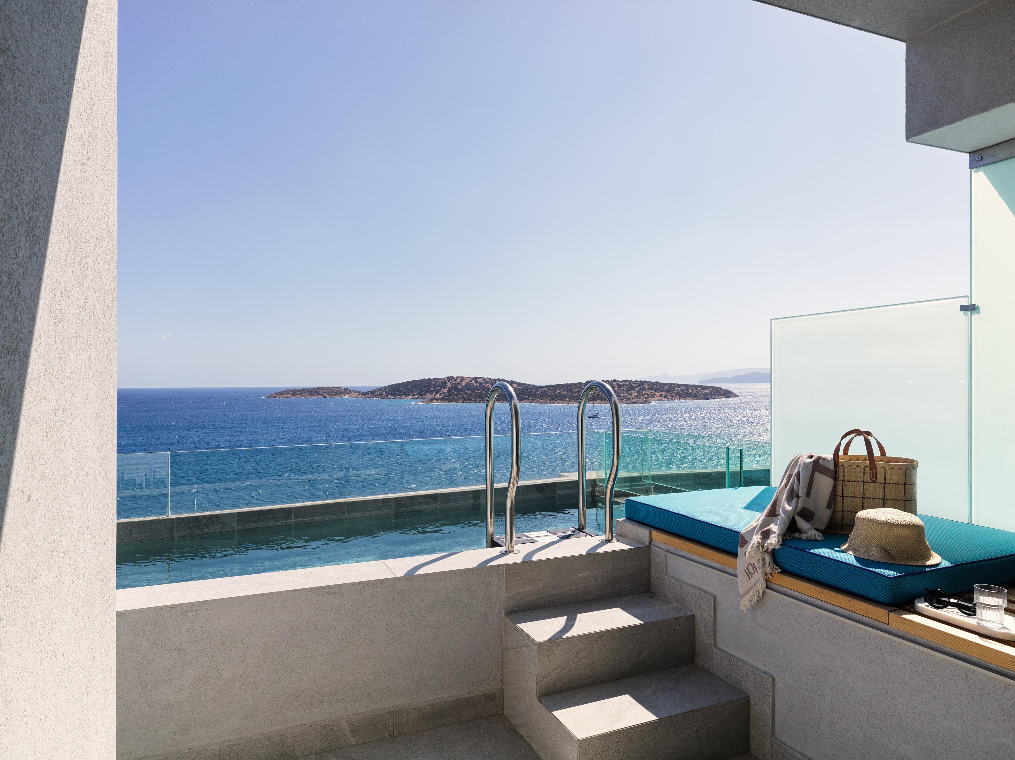 1-Bedroom Suite Sea View Individual Plunge Pool