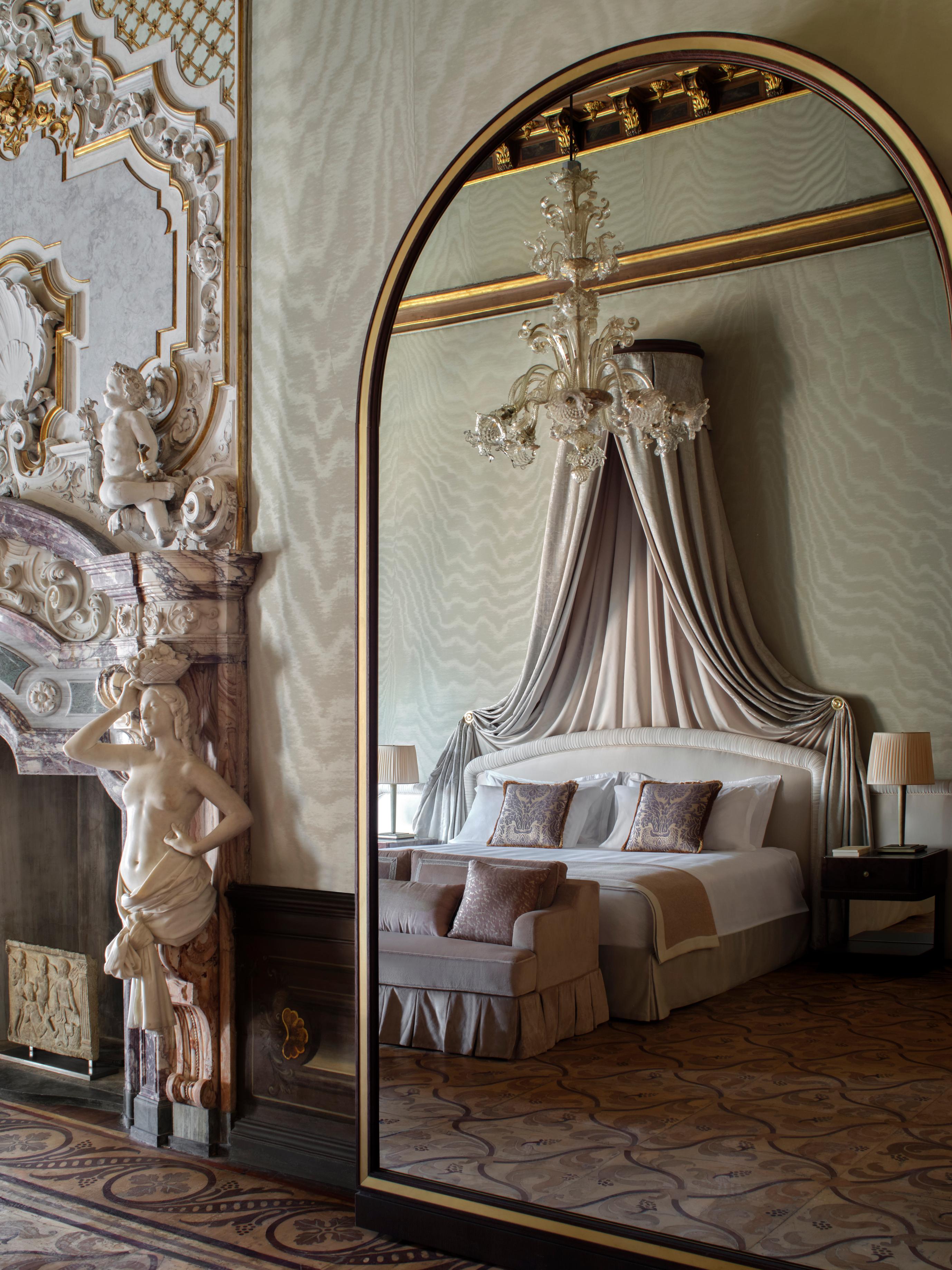 SIGNATURE SUITE