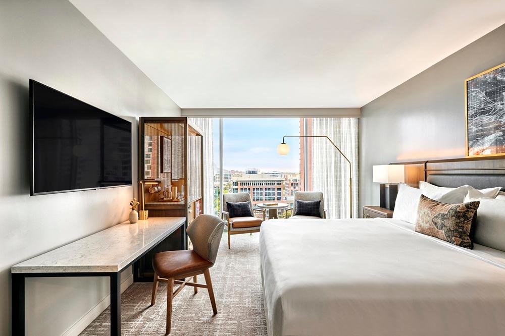 Premier Room (1 King Bed)