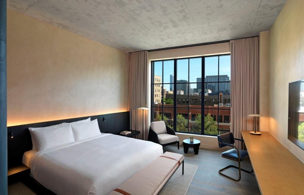 Deluxe City View King Room