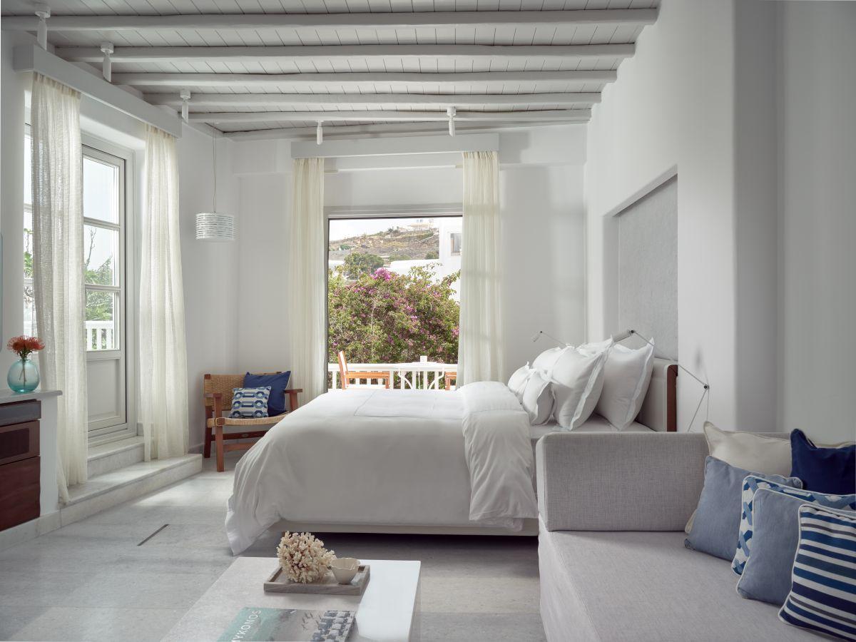 Grand Room Sea or Pool View