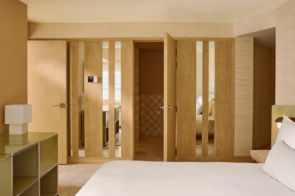 Oceanfront King Suite Balcony