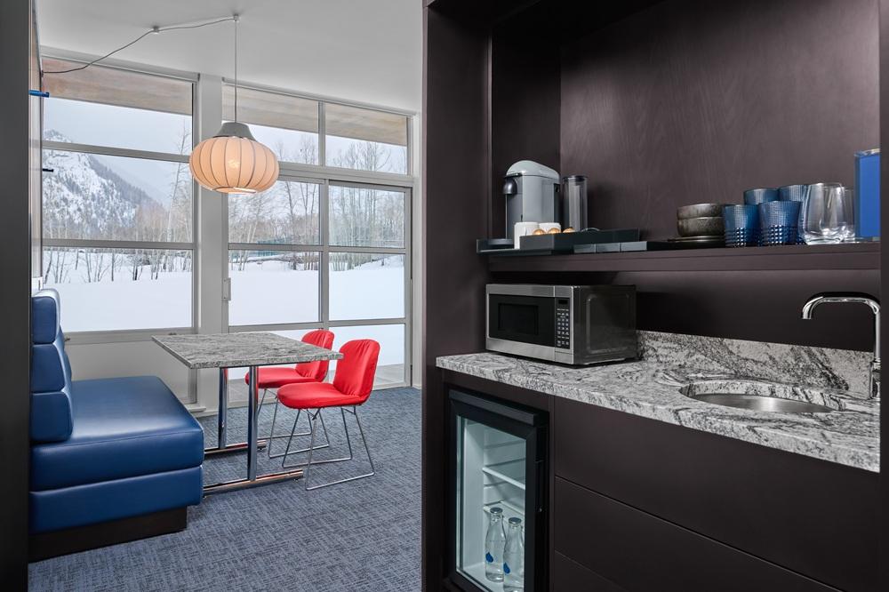 Deluxe One Bedroom Suite
