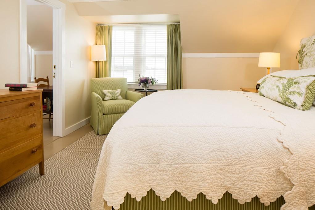 Pond View Deluxe (5 rooms in this category)