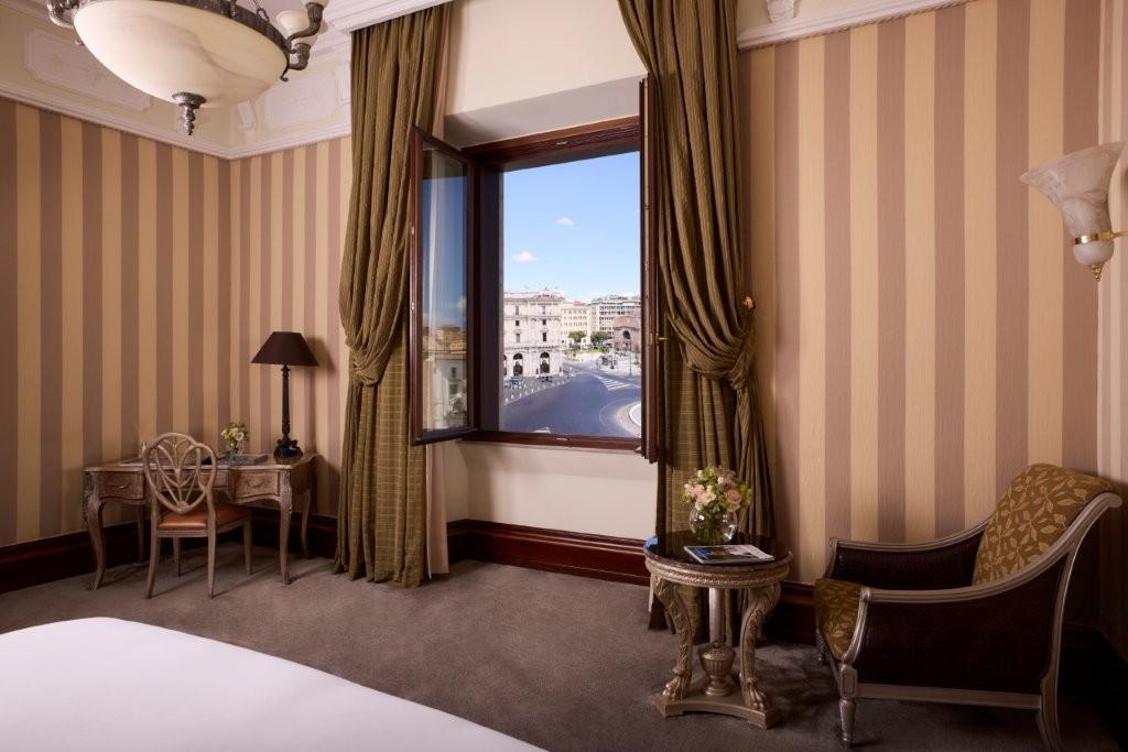 Junior Suite Piazza View