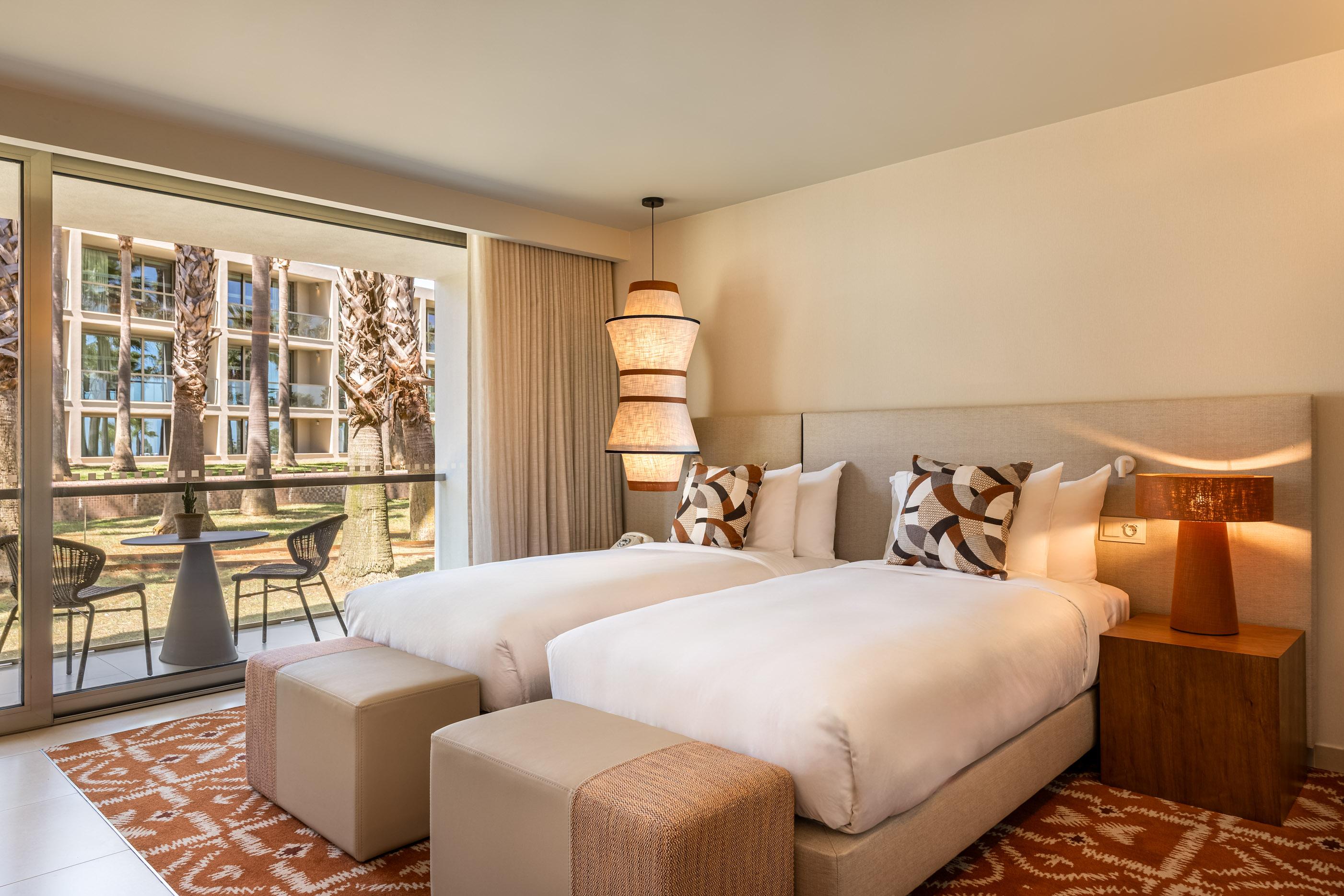 2 Twin Beds Premium