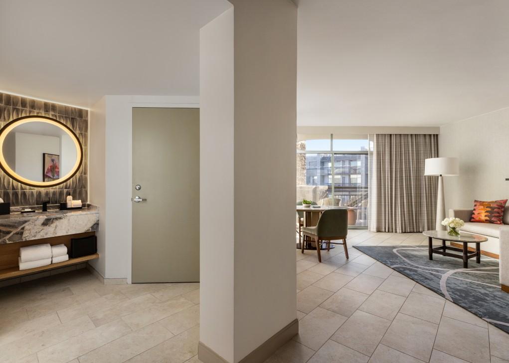 Fountain Court Suite