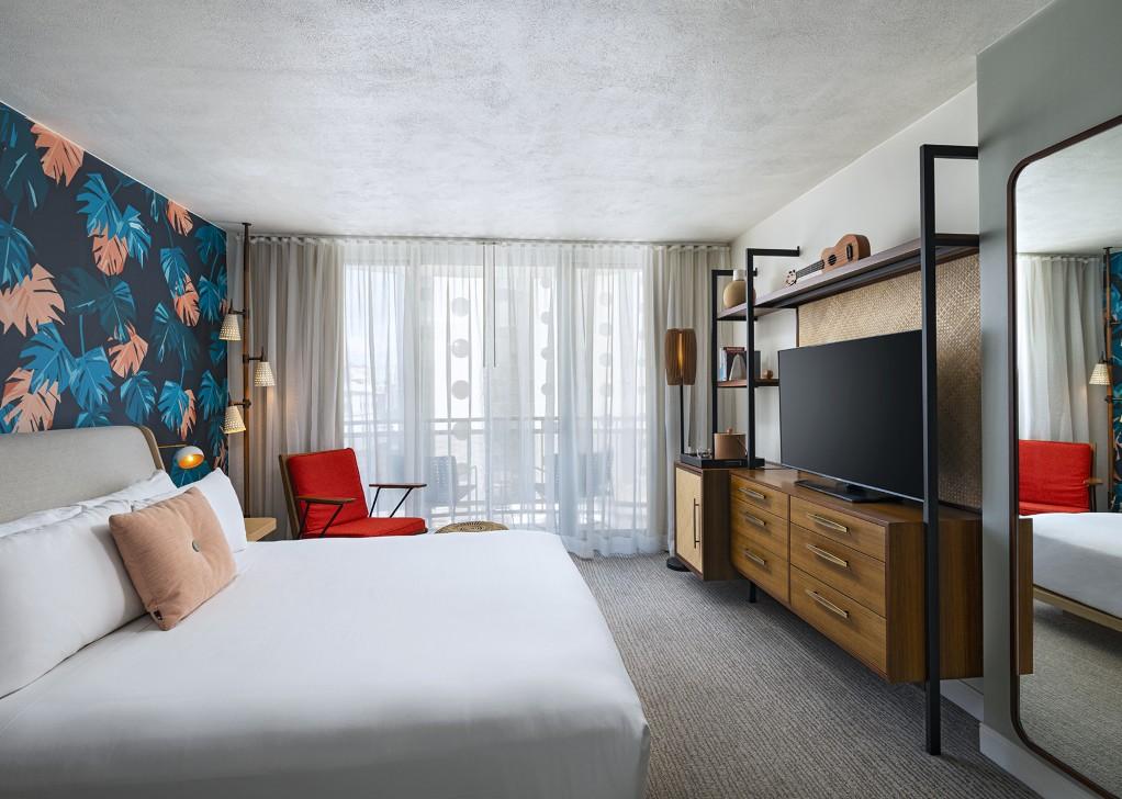 Deluxe Room – 1 King