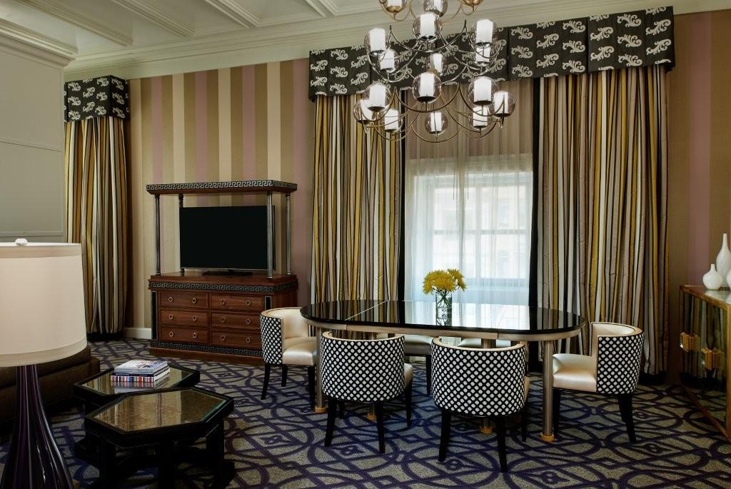 1 King and 1 Queen 2 Bedroom Majestic Suite
