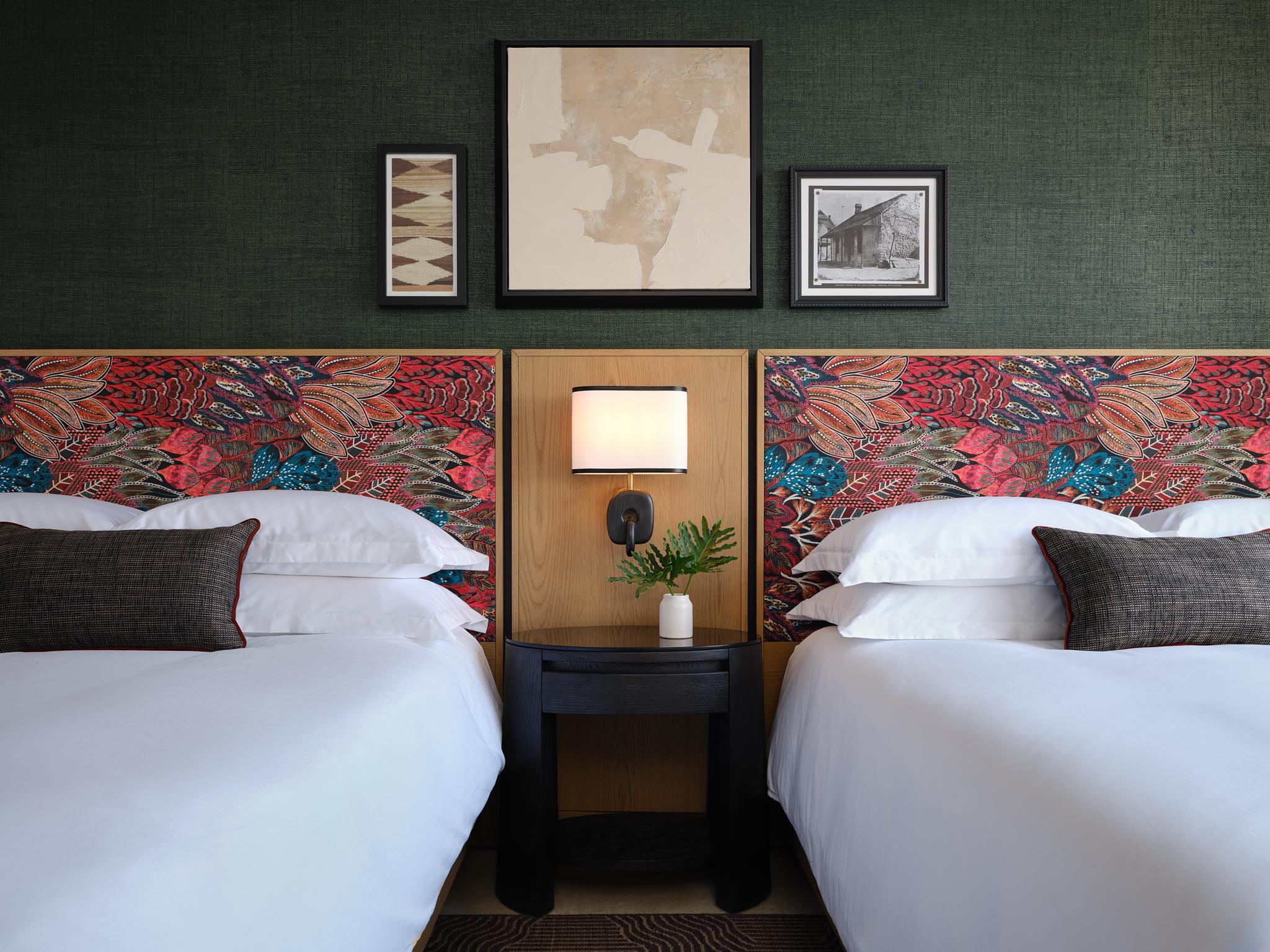 2 Queen Beds Accommodations