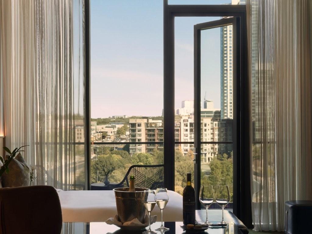Studio Balcony Suite