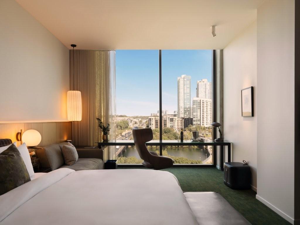 Studio King Suite