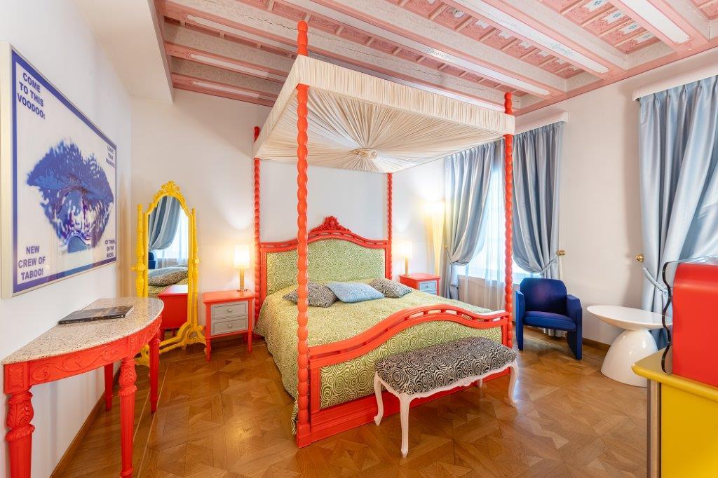 Deluxe Room (25–30 m² / 269–323 ft²)