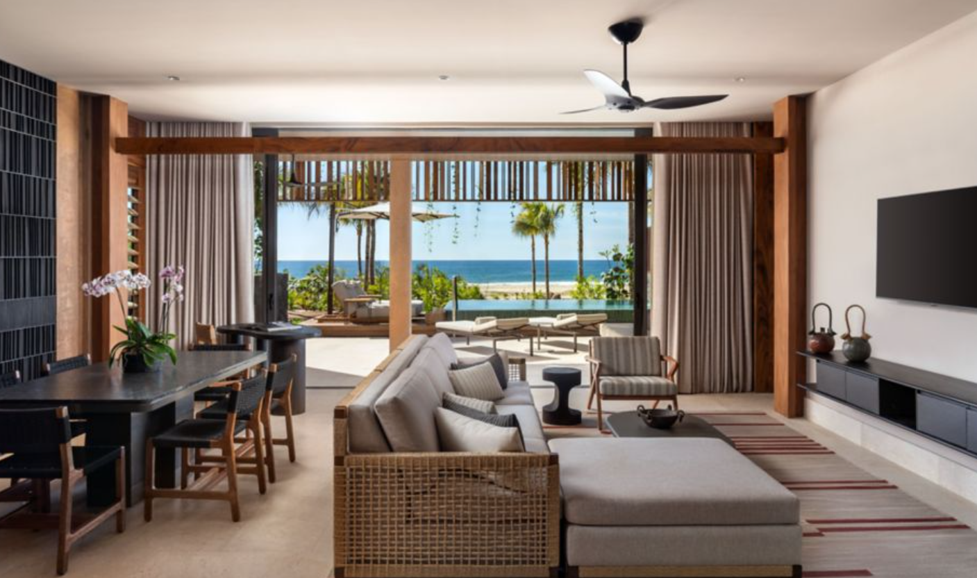 Beach Front Penthouse – 1 King Bedroom, Sofa bed