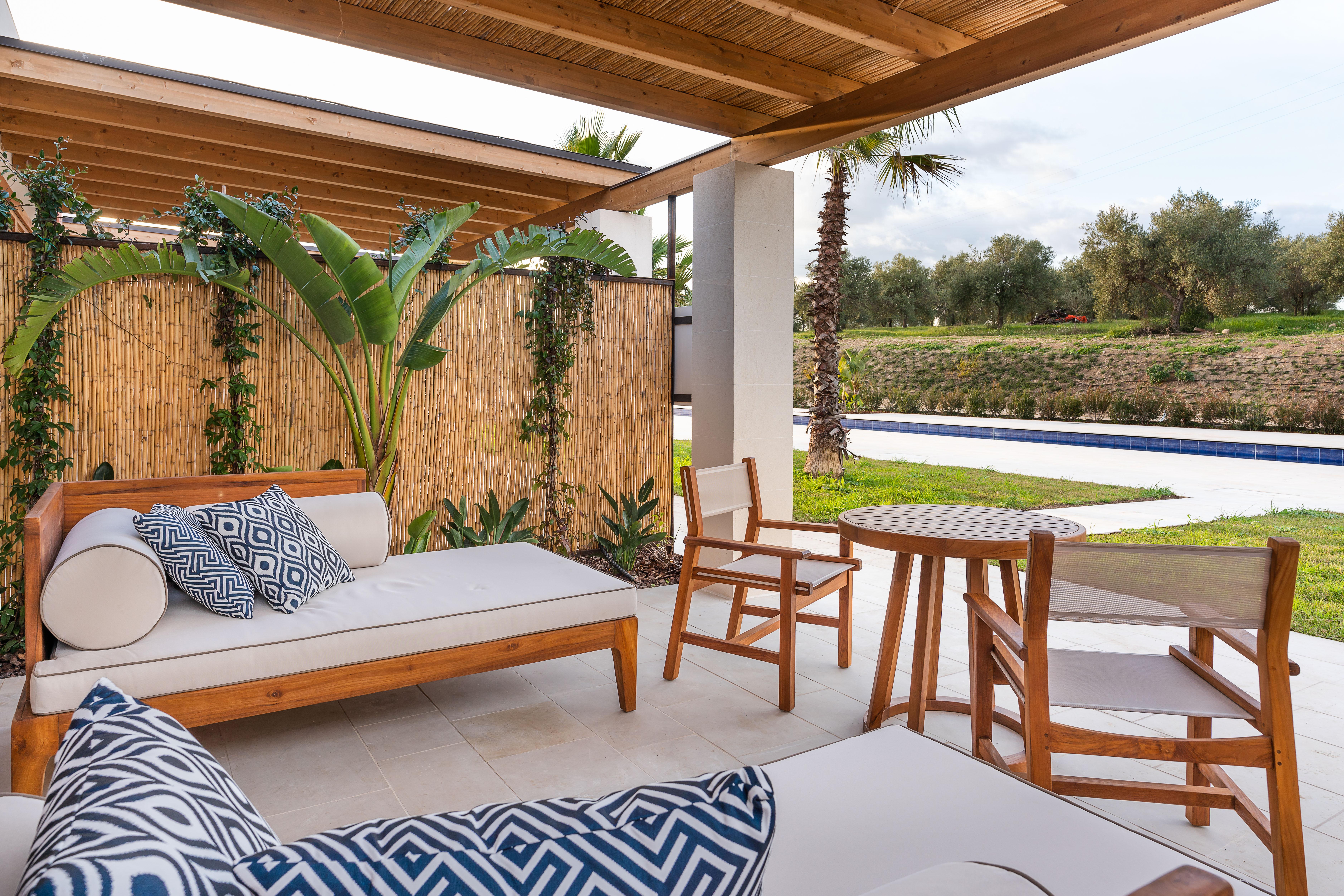Premium Pool Suite - not interconnecting