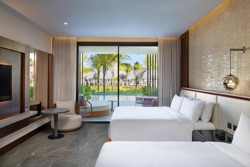 Deluxe Swim-Up Guest Room, 2 King