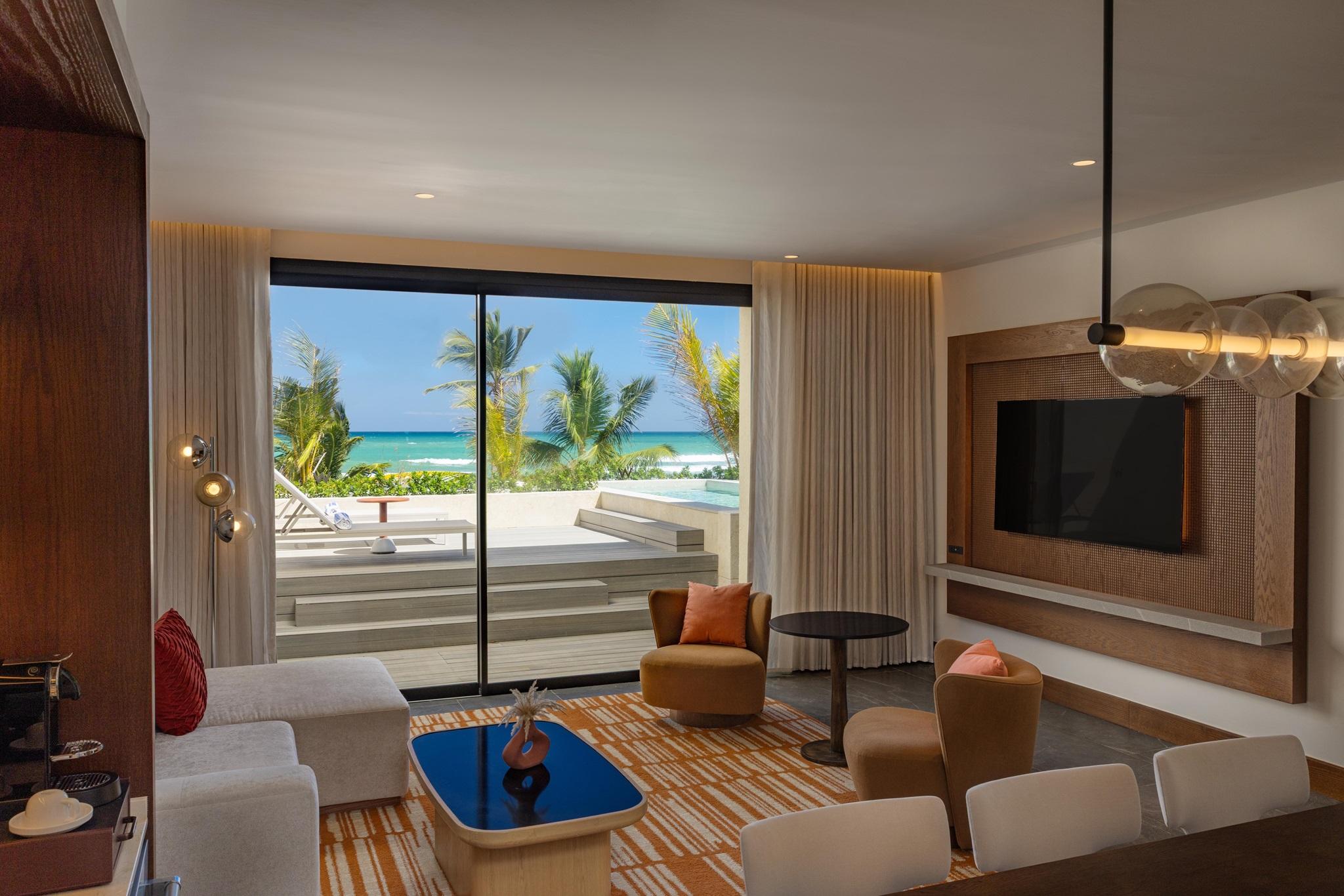Oasis Suite Ocean Front, 2 Bedroom, Private Pool