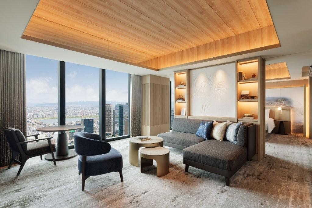 Specialty Suite King