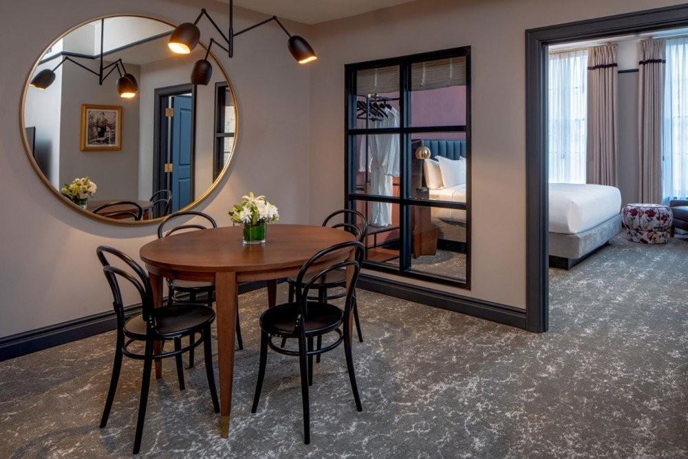 Publishers King Suite