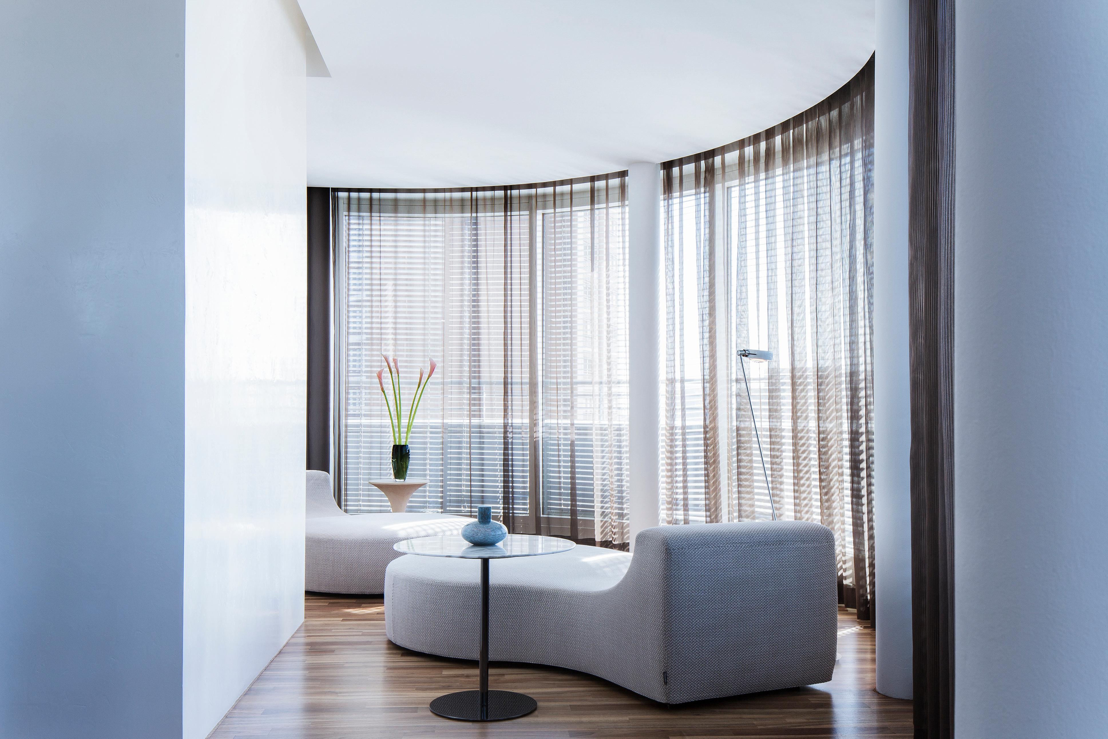 Top of the Town Penthouse (200 m² / 2,152 sq ft)