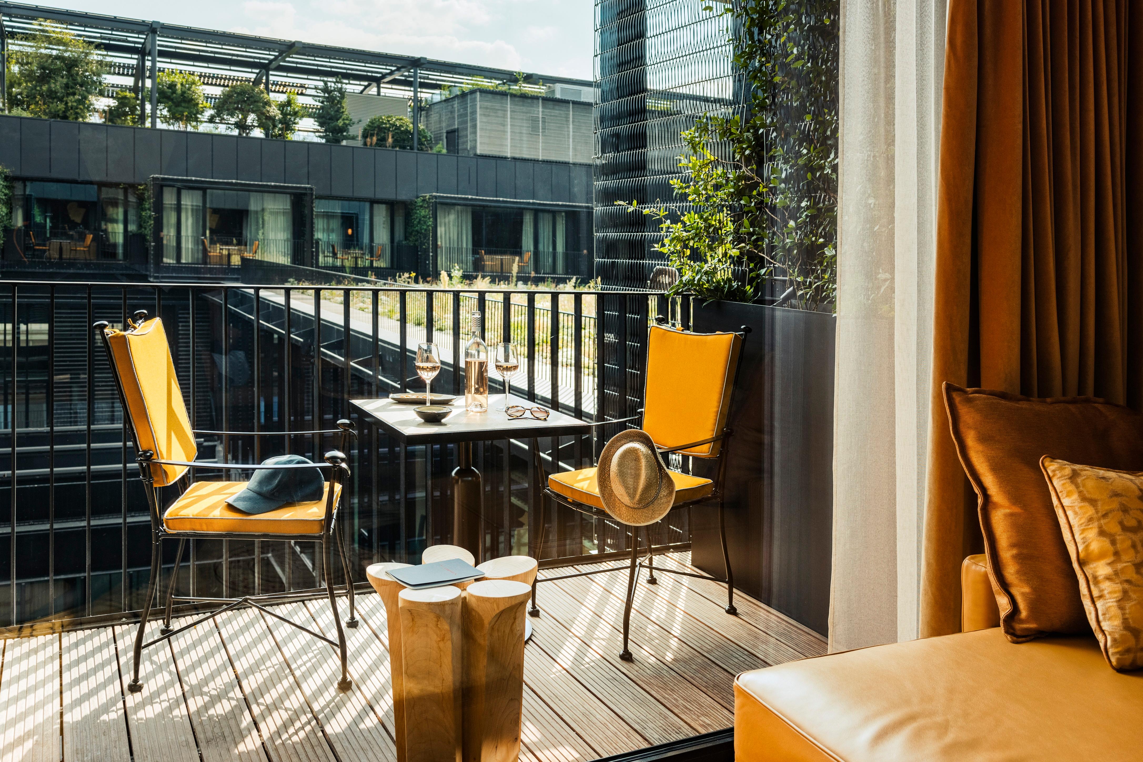 Family Junior Suite Garden View with Terrace