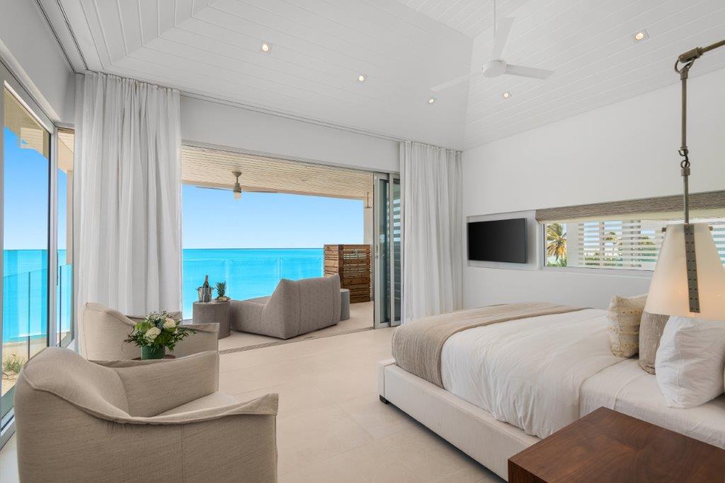 Beach Enclave Grace Bay - Five-Bedroom Beachfront Villa–Sleeps10+