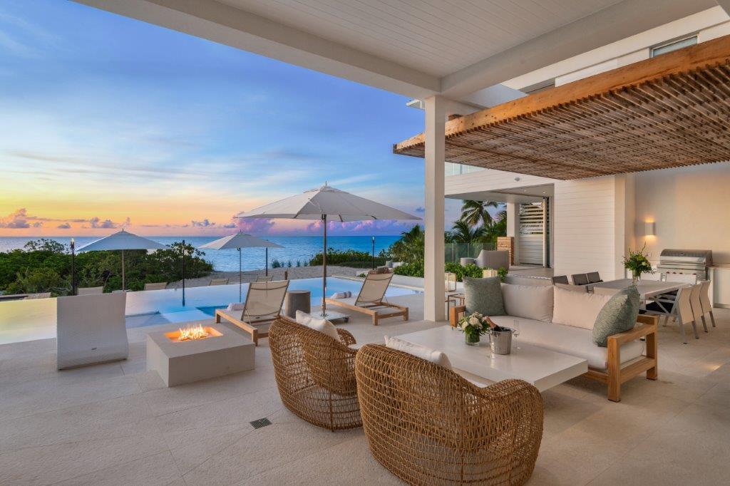 Beach Enclave Grace Bay - Five-Bedroom Ocean View Villa–Sleeps10+