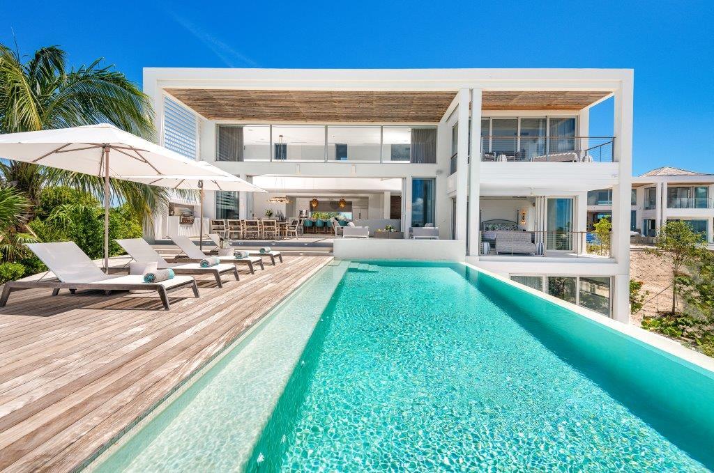 Beach Enclave Grace Bay - Six-Bedroom Ocean View Villa–Sleeps12+