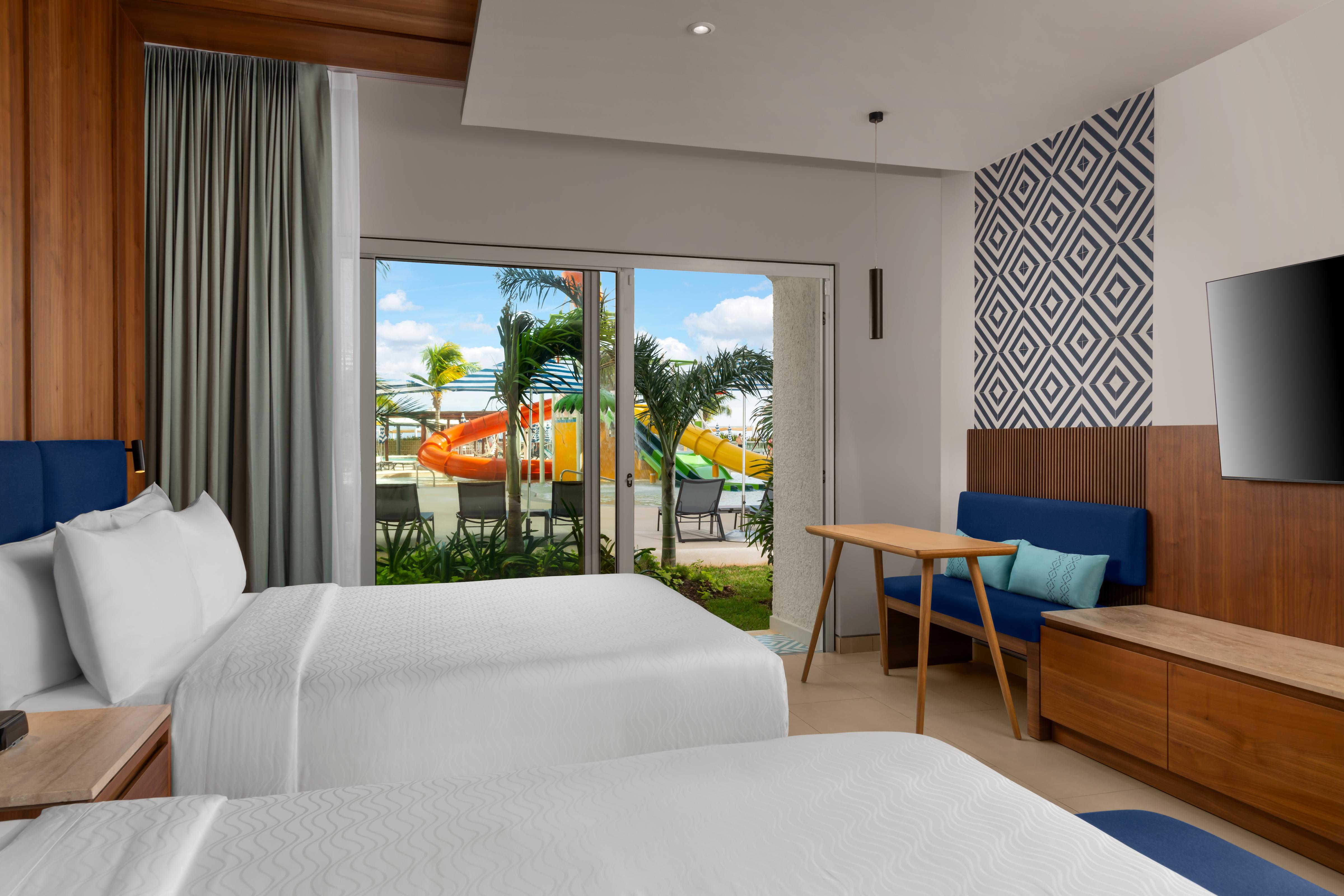 Pool and Patio View Room - 2 Queen Beds