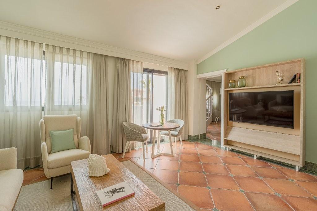 RedLevel Family Room Ocean View