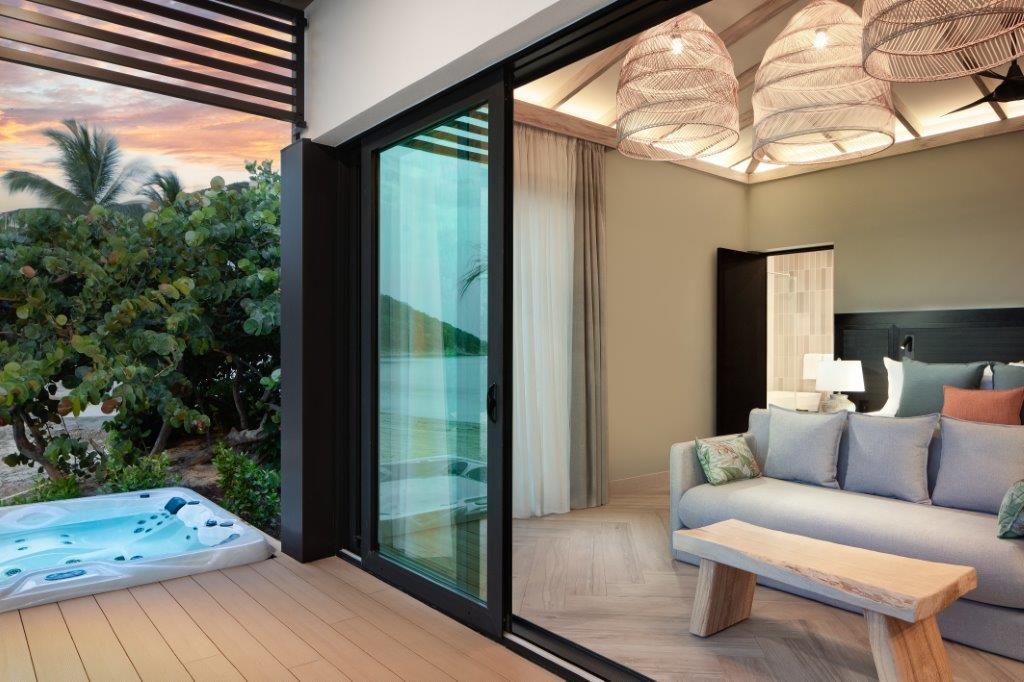 Beach Front Rooms w/private outdoor Hot Tub