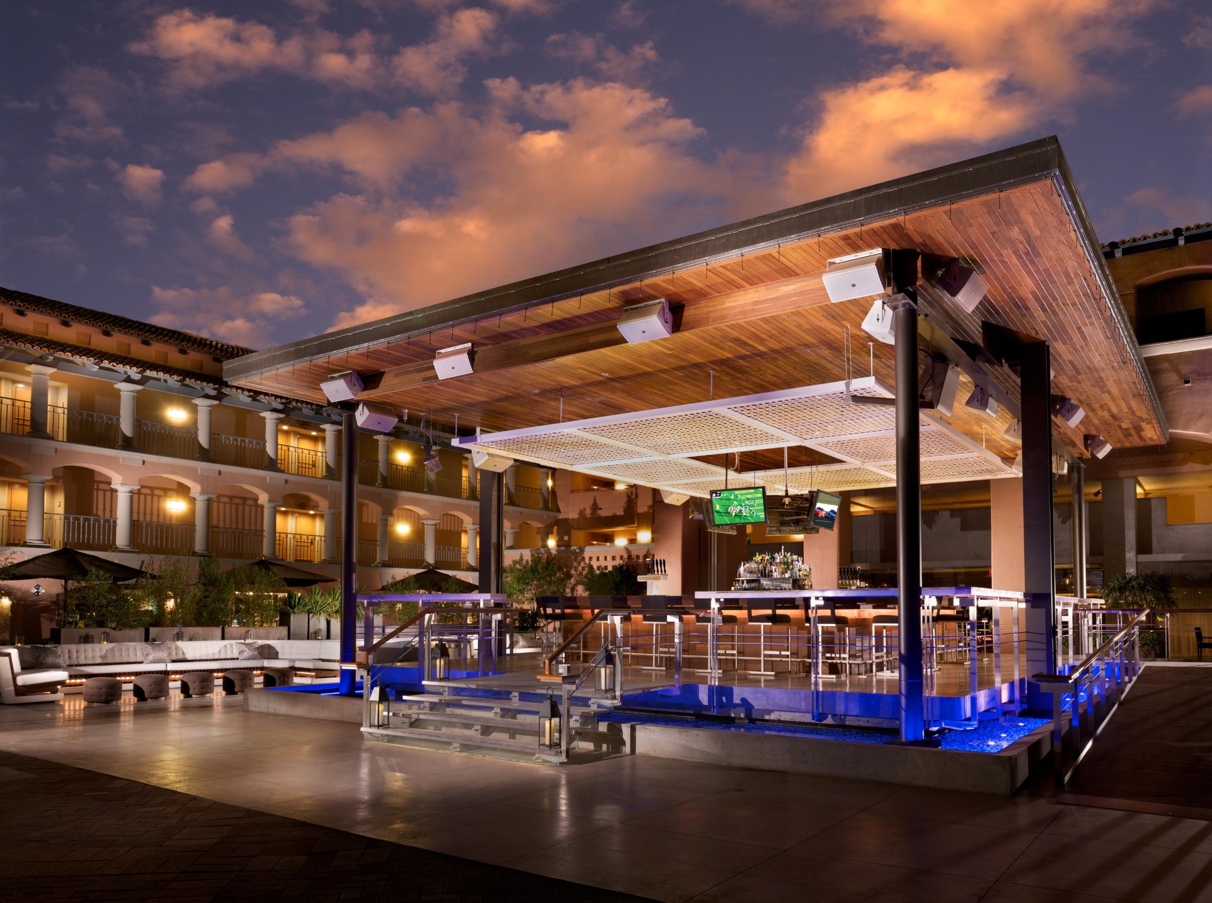 Fairmont Scottsdale Princess, United States — Fairmont Scottsdale Princess - The Plaza Bar