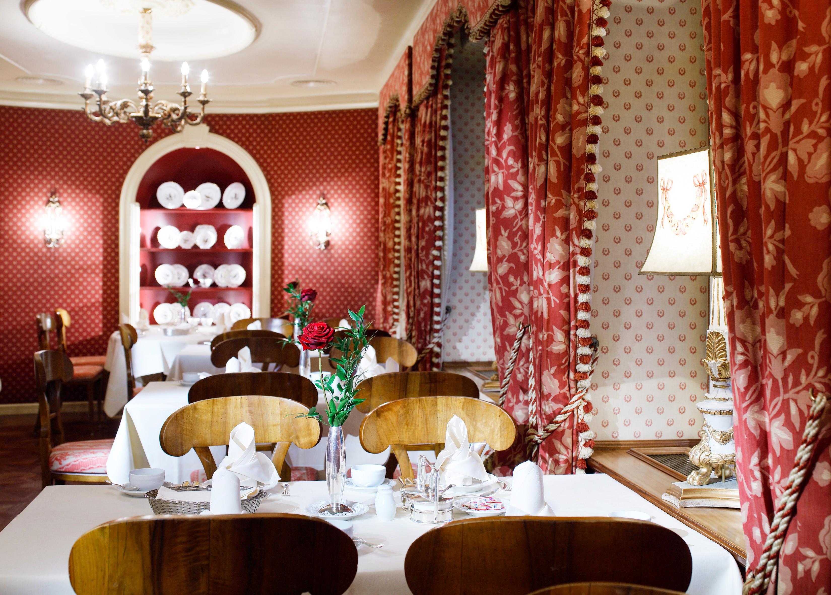 Hotel Sacher Salzburg, Austria — Hotel Sacher Salzburg - Roter Salon